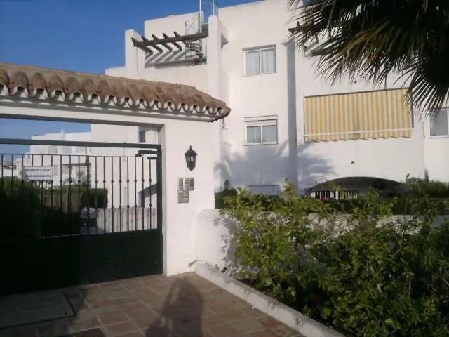 Urb. Pelikan Park Calle Sabinillas Nº 3 Hotel Estepona Apartment